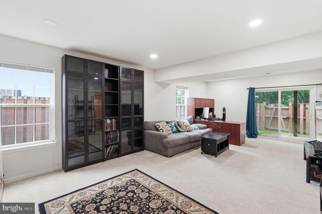 22925 CHINKAPIN OAK TER, Sterling, VA 20166