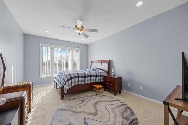 629 Winterberry Place NE, Cedar Rapids, IA 52402