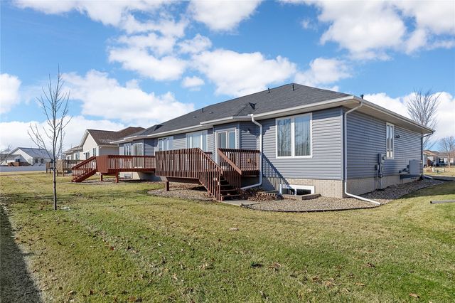 629 Winterberry Place NE, Cedar Rapids, IA 52402