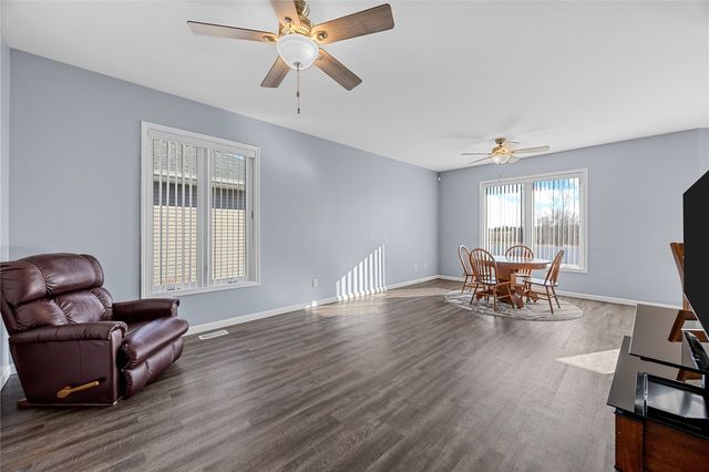 629 Winterberry Place NE, Cedar Rapids, IA 52402