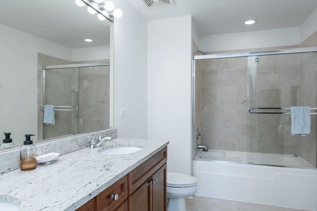 3125 W Fullerton Avenue 206, Chicago, IL 60647