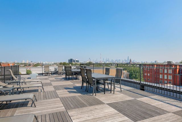 3125 W Fullerton Avenue 206, Chicago, IL 60647