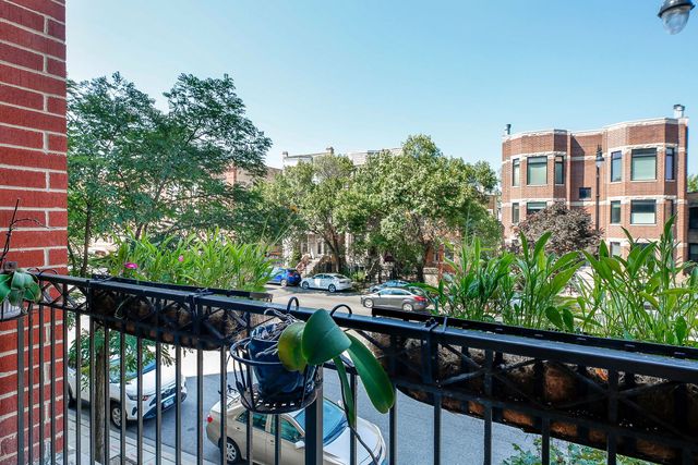 3125 W Fullerton Avenue 206, Chicago, IL 60647