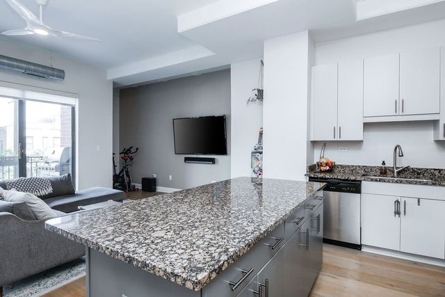 3125 W Fullerton Avenue 206, Chicago, IL 60647