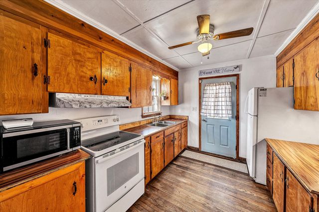 50 Morning Dove LN, Blue Ridge, VA 24064