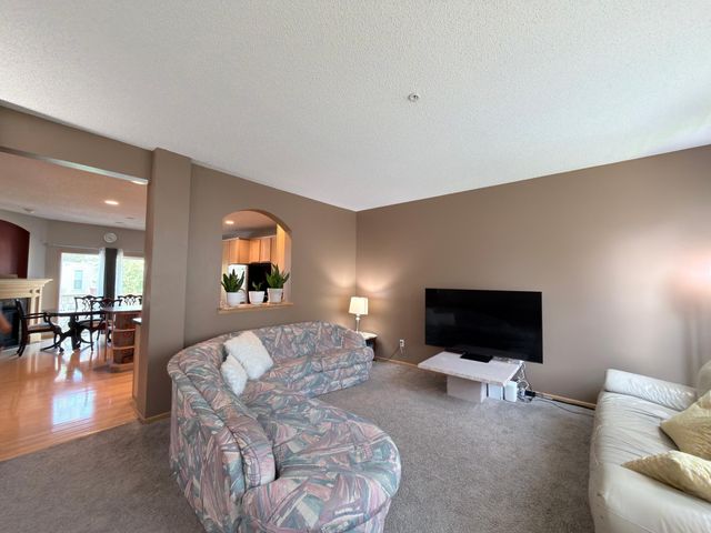 13705 54th Avenue N, Plymouth, MN 55446