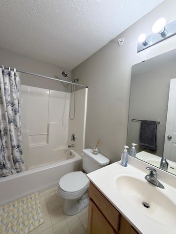 13705 54th Avenue N, Plymouth, MN 55446