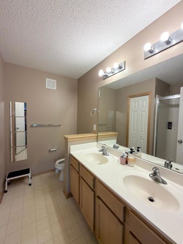 13705 54th Avenue N, Plymouth, MN 55446