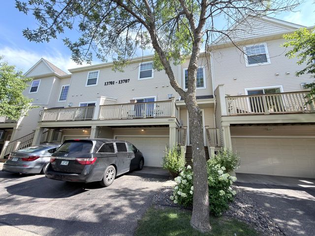 13705 54th Avenue N, Plymouth, MN 55446