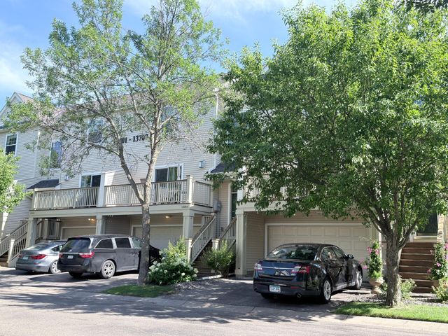 13705 54th Avenue N, Plymouth, MN 55446