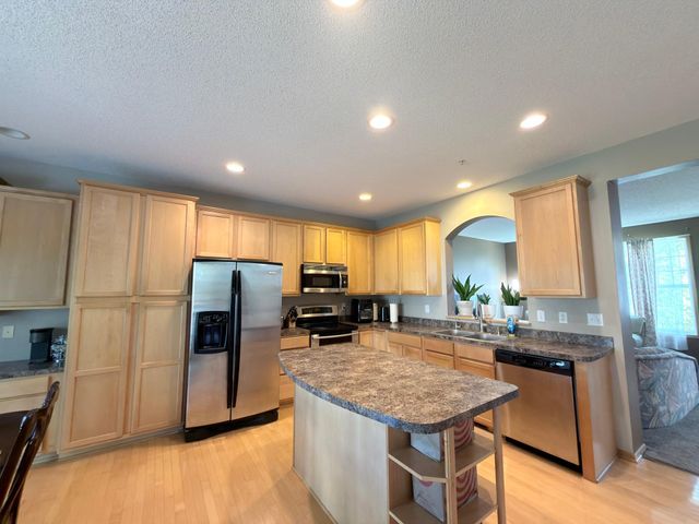 13705 54th Avenue N, Plymouth, MN 55446