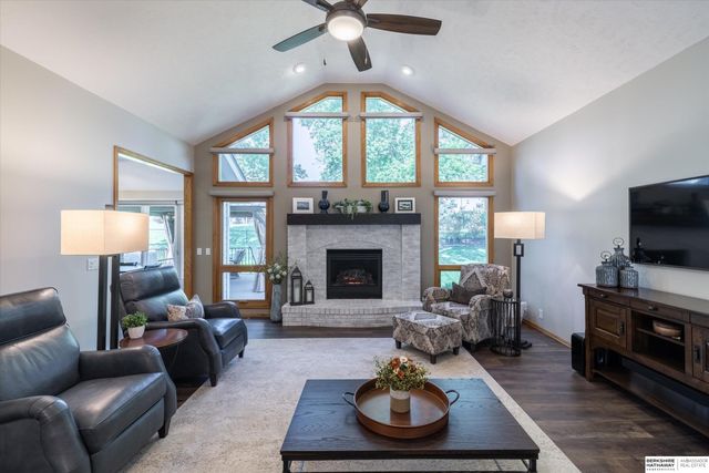 1710 N 212th Street, Elkhorn, NE 68022