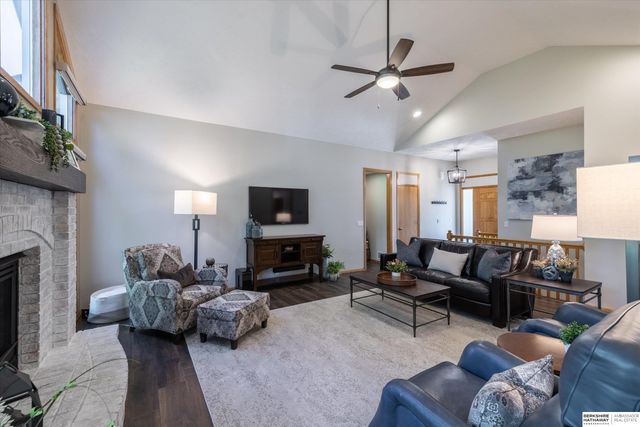 1710 N 212th Street, Elkhorn, NE 68022