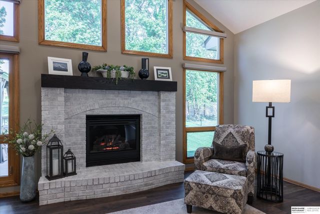 1710 N 212th Street, Elkhorn, NE 68022