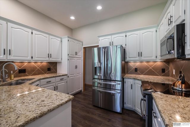 1710 N 212th Street, Elkhorn, NE 68022