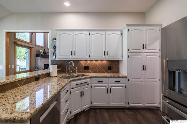1710 N 212th Street, Elkhorn, NE 68022