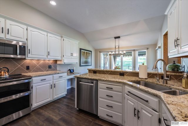 1710 N 212th Street, Elkhorn, NE 68022