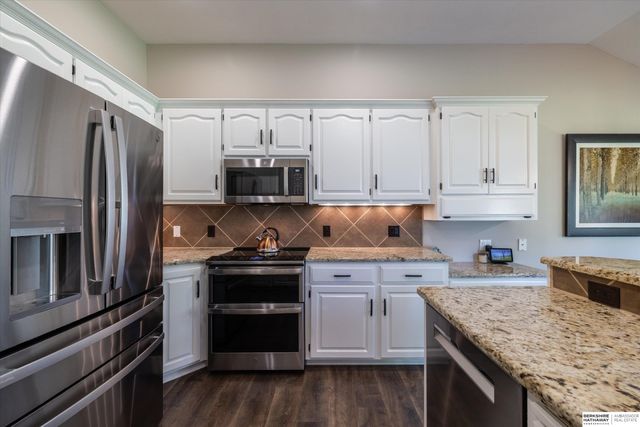1710 N 212th Street, Elkhorn, NE 68022