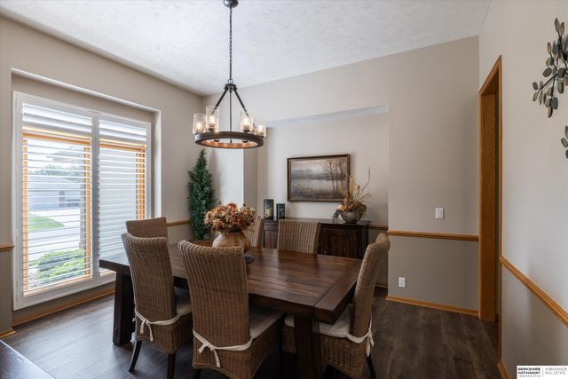 1710 N 212th Street, Elkhorn, NE 68022