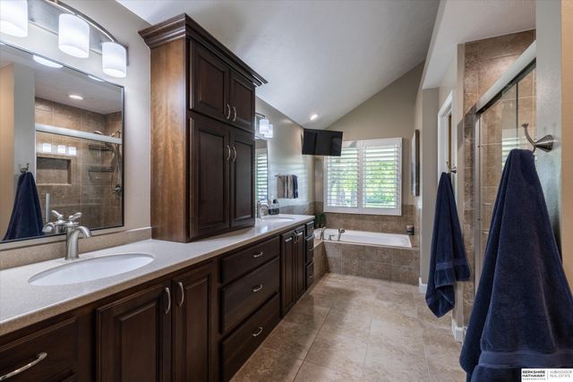 1710 N 212th Street, Elkhorn, NE 68022