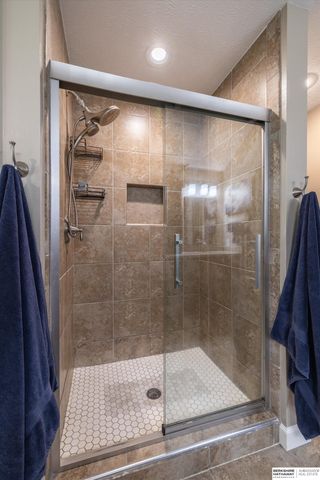 1710 N 212th Street, Elkhorn, NE 68022