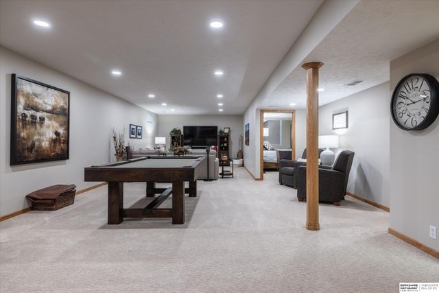 1710 N 212th Street, Elkhorn, NE 68022