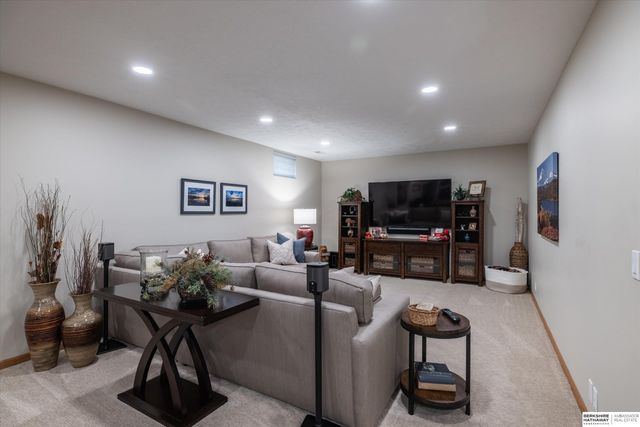 1710 N 212th Street, Elkhorn, NE 68022