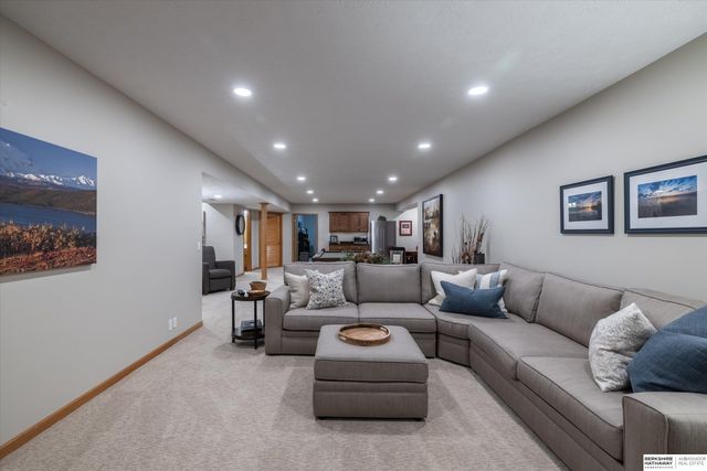 1710 N 212th Street, Elkhorn, NE 68022