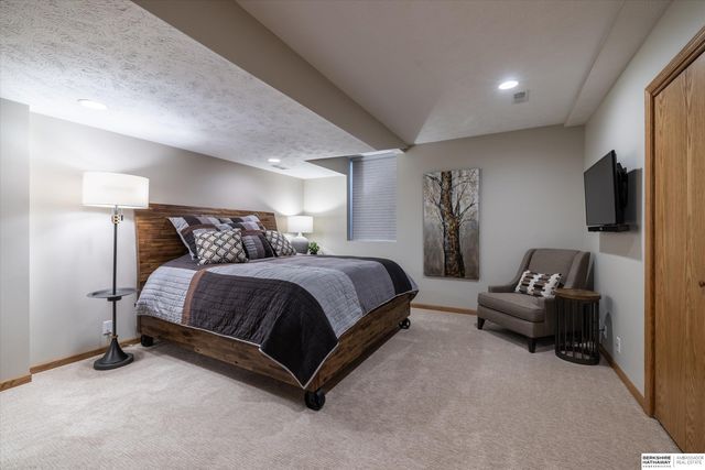 1710 N 212th Street, Elkhorn, NE 68022