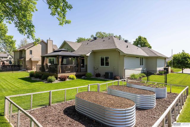 1710 N 212th Street, Elkhorn, NE 68022