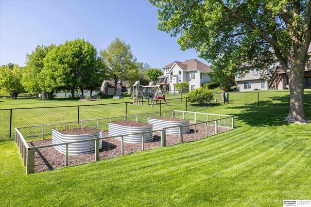 1710 N 212th Street, Elkhorn, NE 68022