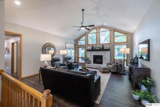 1710 N 212th Street, Elkhorn, NE 68022