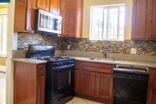 2260 90th Ave, Oakland, CA 94603