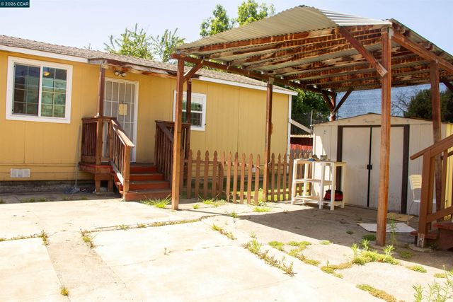 2260 90th Ave, Oakland, CA 94603
