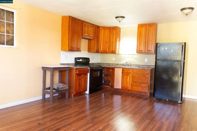 2260 90th Ave, Oakland, CA 94603