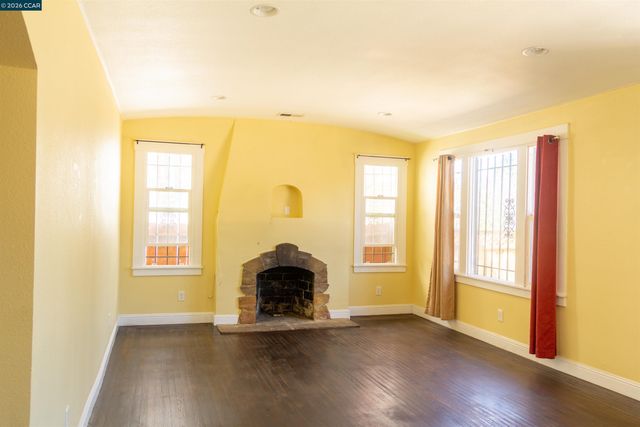 2260 90th Ave, Oakland, CA 94603
