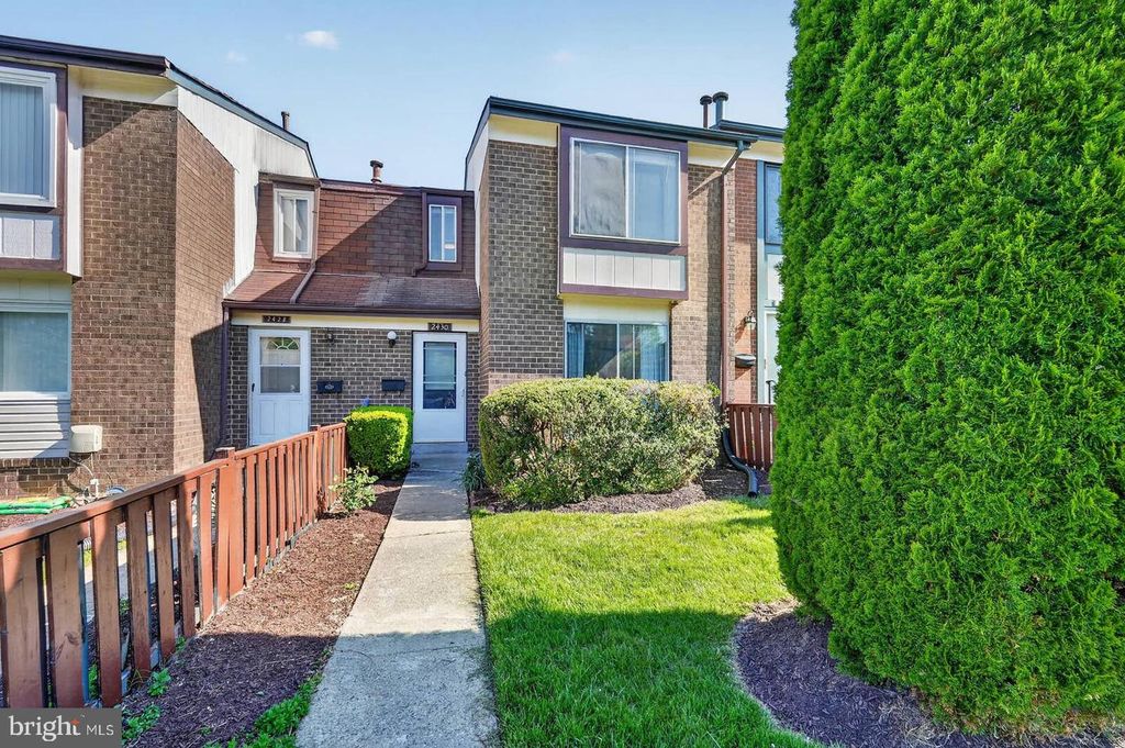 Image 1 of property listing at 2430 SUN VALLEY CIR #7-B, Silver Spring, MD 20906