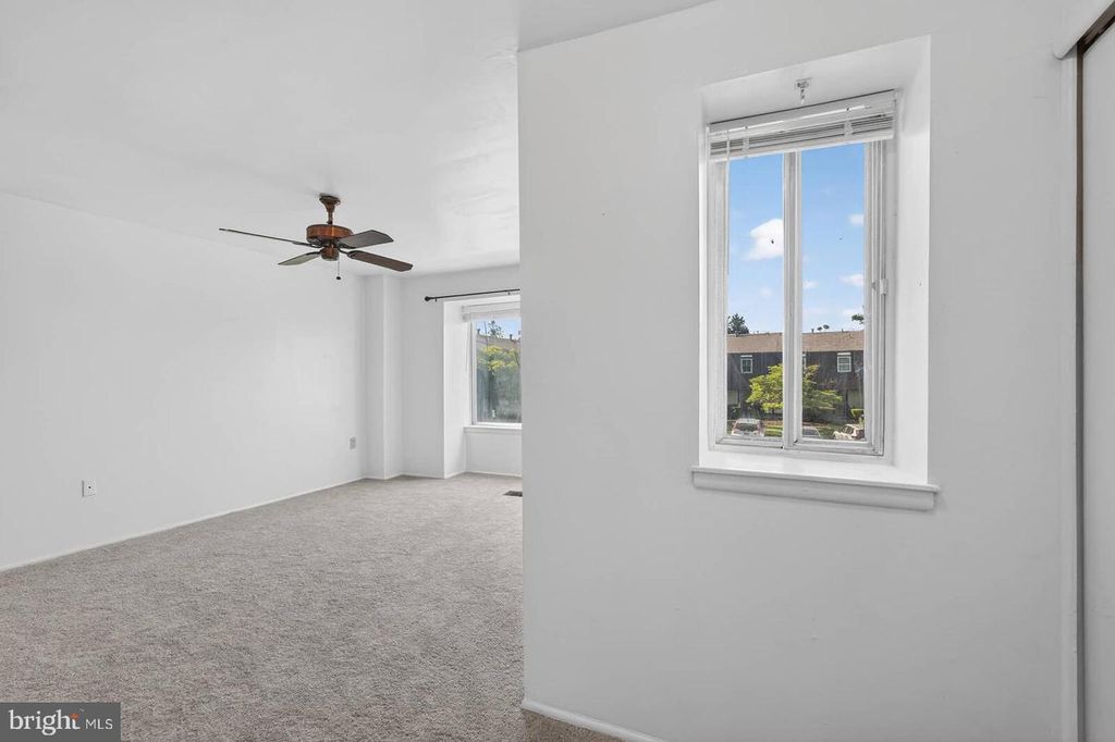 Image 19 of property listing at 2430 SUN VALLEY CIR #7-B, Silver Spring, MD 20906