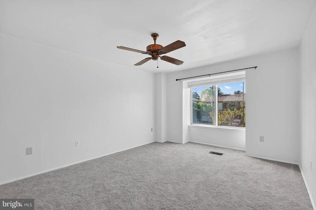 Image 20 of property listing at 2430 SUN VALLEY CIR #7-B, Silver Spring, MD 20906