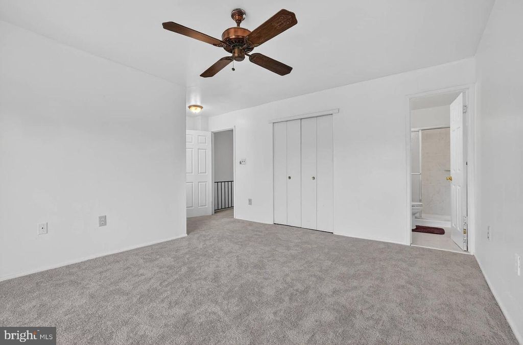 Image 21 of property listing at 2430 SUN VALLEY CIR #7-B, Silver Spring, MD 20906