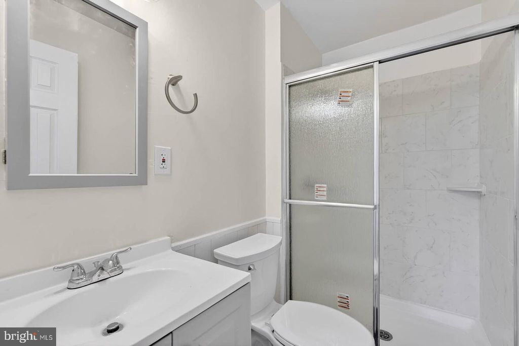 Image 22 of property listing at 2430 SUN VALLEY CIR #7-B, Silver Spring, MD 20906