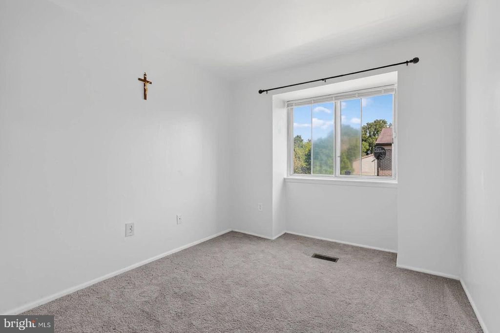 Image 26 of property listing at 2430 SUN VALLEY CIR #7-B, Silver Spring, MD 20906