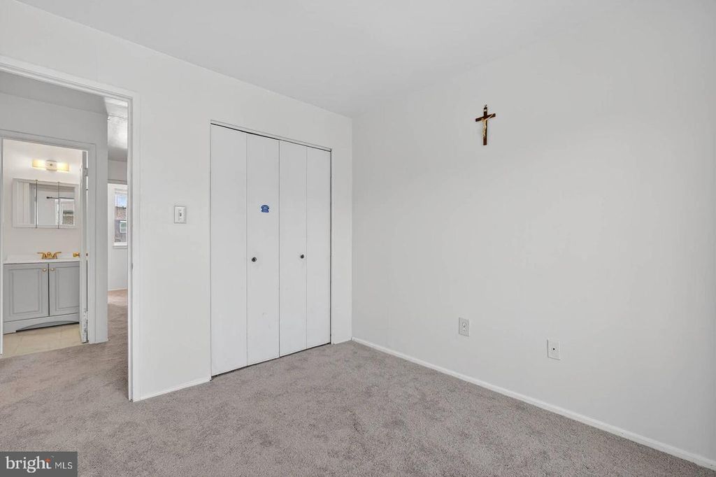 Image 27 of property listing at 2430 SUN VALLEY CIR #7-B, Silver Spring, MD 20906