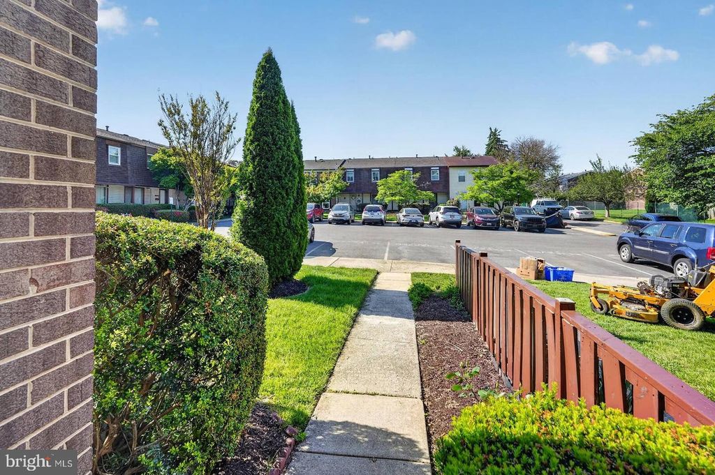Image 3 of property listing at 2430 SUN VALLEY CIR #7-B, Silver Spring, MD 20906