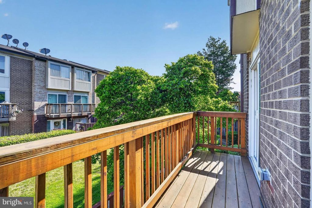 Image 30 of property listing at 2430 SUN VALLEY CIR #7-B, Silver Spring, MD 20906