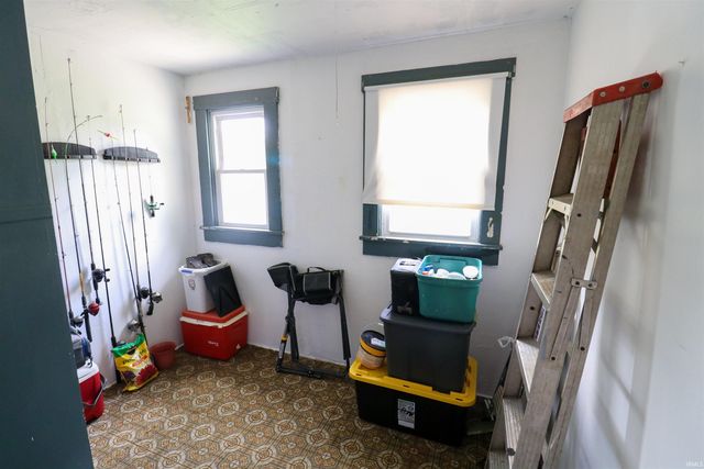 112 E 2nd Street, Huntingburg, IN 47542