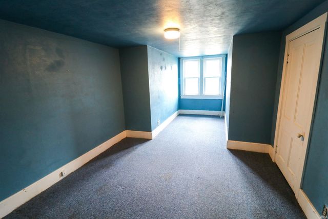 112 E 2nd Street, Huntingburg, IN 47542