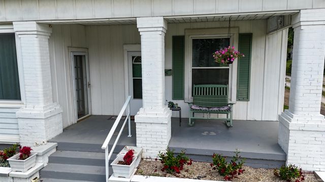 112 E 2nd Street, Huntingburg, IN 47542