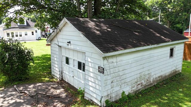 112 E 2nd Street, Huntingburg, IN 47542