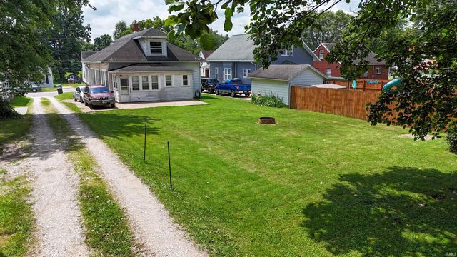 112 E 2nd Street, Huntingburg, IN 47542